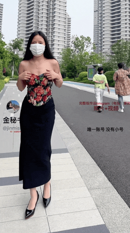 [边走边尿]推特烧婊子 金秘书 虾米 4月最新福利-2.gif